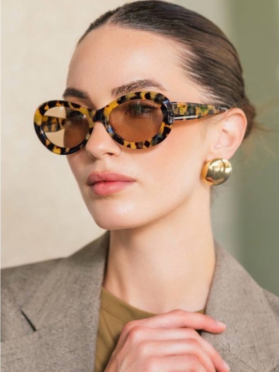 Toteme Accessories - Toteme Tortoiseshell Oval Cat-Eye Sunglasses with Brown Lenses Logo mint shape